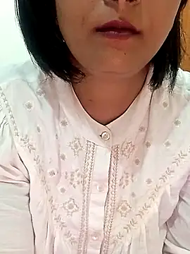 دردشة Queen_Kushi4 الجنسية المباشرة