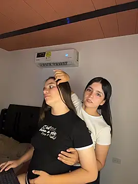 Zow_ élő XXX-chatje