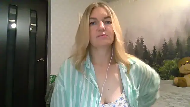 XXX chat uživo modela CandyOLimeX