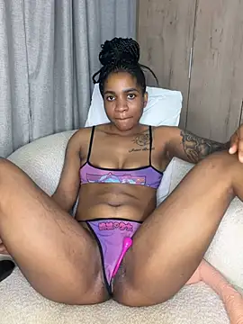 Milkypucy's Live XXX Chat