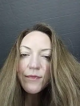 Chat +18 de KattyLuuu ao vivo
