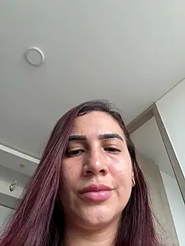 Nicole_x Chat XXX in diretta