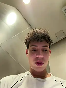 แชท XXX สดของ yoursexyjose