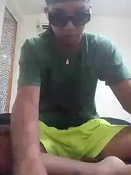 Enzo19's Live XXX Chat
