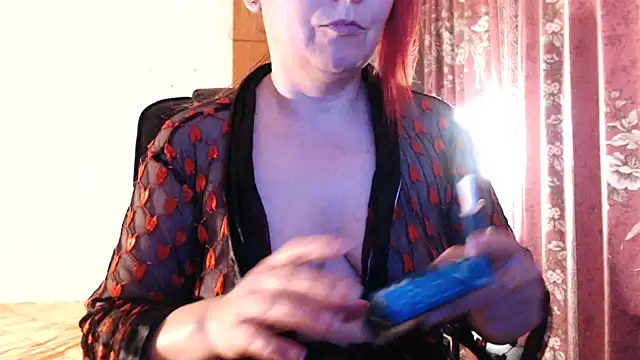 NymphoQueenn XXX чат на живо