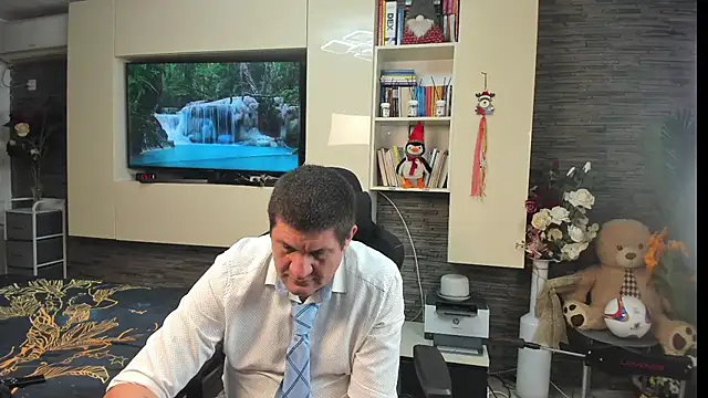 SpartacusDaddy48のライブXXXチャット