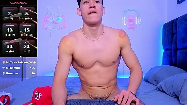Luke_Muscle élő XXX-chatje