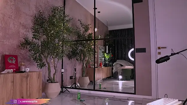 แชท XXX สดของ Serene_Sophiex