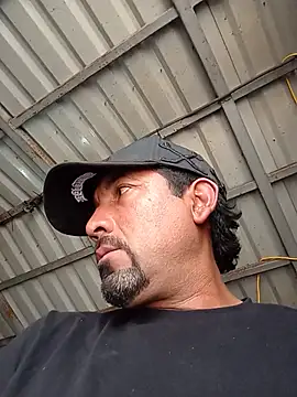 Ernesthot82's Live XXX Chat