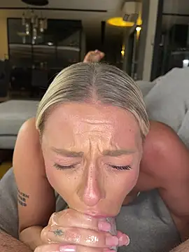 Živý XXX chat SexOnMyLvL