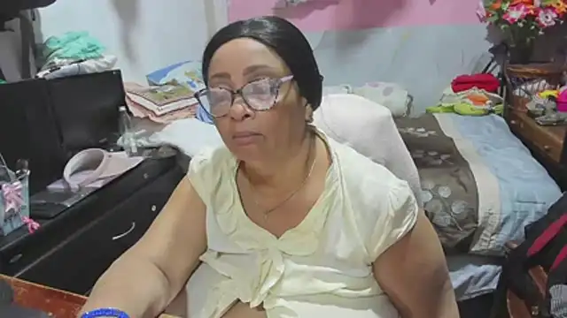 Mrs_mommy_'s Live XXX Chat