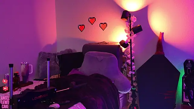 Angel-Lewd-Cake XXX чат на живо