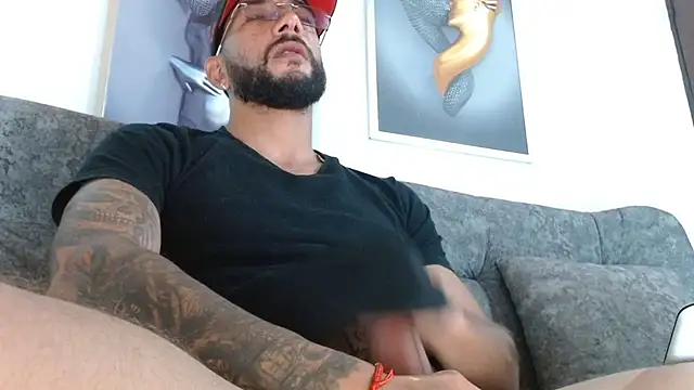 Chatroom XXX en direct de LukasScott_