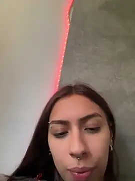 Estrella-Jazmin 现场XXX聊天