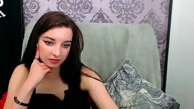 DominantLuna Adlı Modelin Canlı XXX Sohbeti