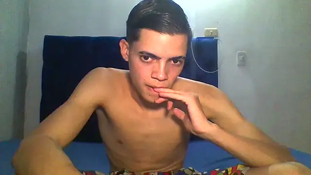Chatroom XXX en direct de Latinos_2001