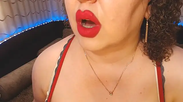 Živý XXX chat BustyKatty