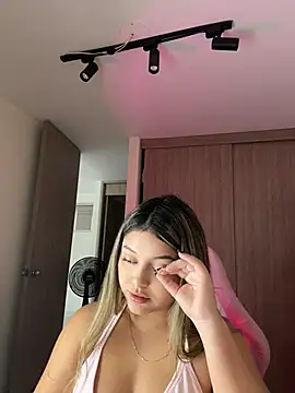 lunablossom_ Chat XXX in diretta