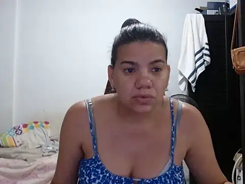Adriana_0312 লাইভ XXX চ্যাট