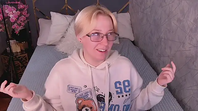 AlexandraGreen XXX чат на живо