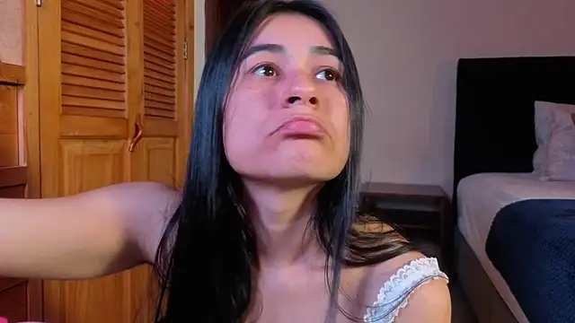 jackiie_ Chat XXX live