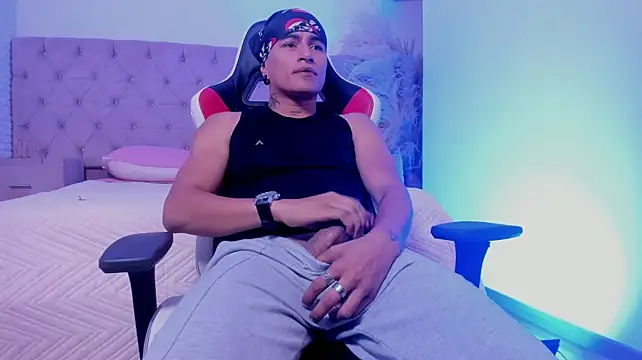 LiamDeeps live XXX chat