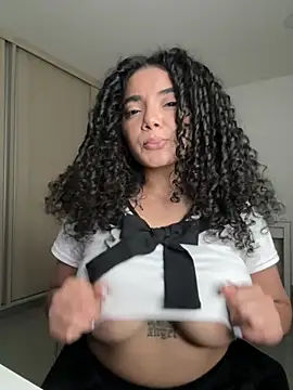 Curlyierr Live XXX Chat