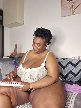 ThickianaRider's Live XXX Chat
