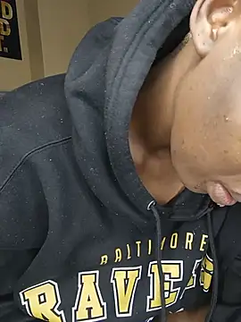 SquirtQueen16 XXX чат на живо