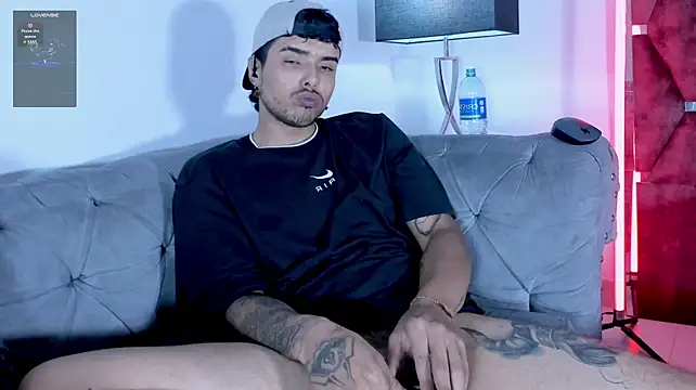 MatteoSanz_'s Live XXX Chat