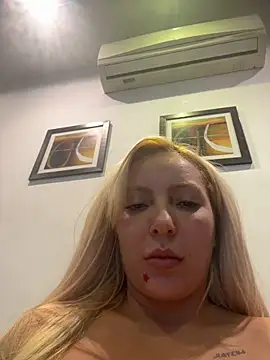 Juuhschmitt's Live XXX Chat