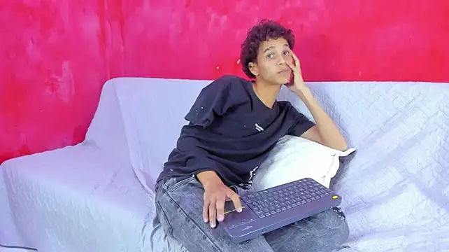 AXEL_DESIRE XXX чат на живо