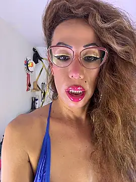 YOURSDEBORA's Live XXX Chat