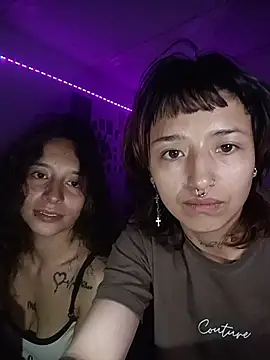 AlexxaAndRileyy 现场XXX聊天