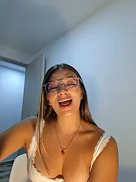 AnnySanz 现场XXX聊天