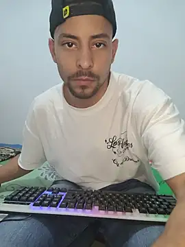 Cris_LaCobra_ 网络视讯表演