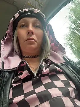 RebelReign Adlı Modelin Canlı XXX Sohbeti
