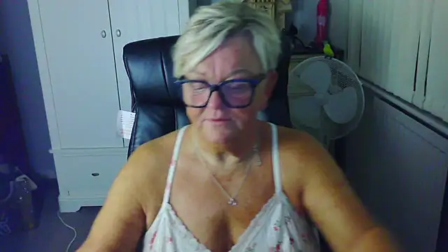 BridgetBlueEyes 라이브 XXX 채팅