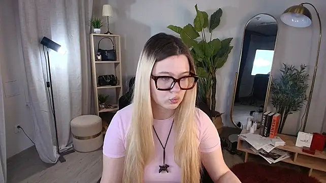 CelestineMauriac Chat XXX live