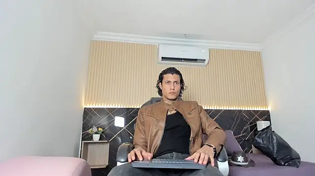 Damian_romanoff_ Chat XXX in diretta