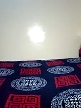 XXX chat uživo modela Zouzou_sexy
