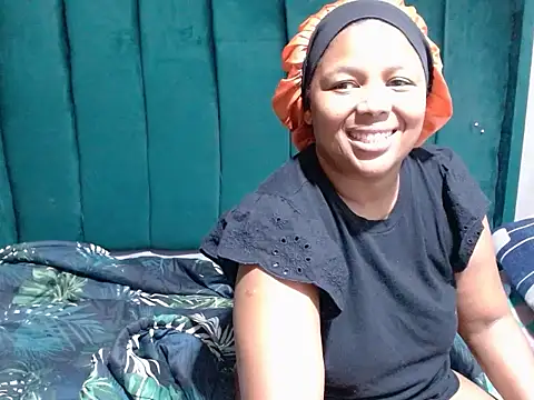 Mellowkittyyellow's Live XXX Chat