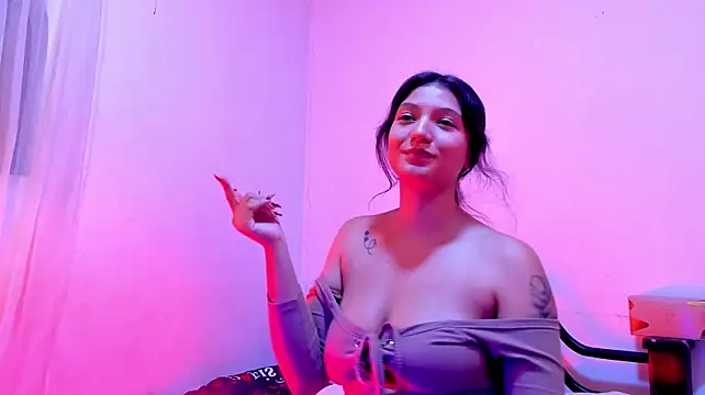 צ'אט XXX בשידור חי של CandyJayne_