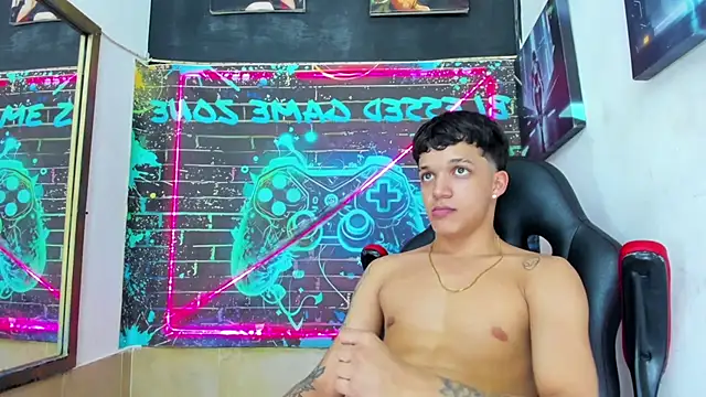 Apolo_Blessedn Webbikameraesitys