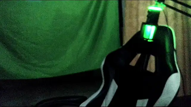 aronmiller404 现场XXX聊天