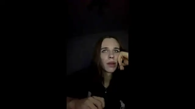HotFemBooy: διαδικτυακό σόου στην κάμερα