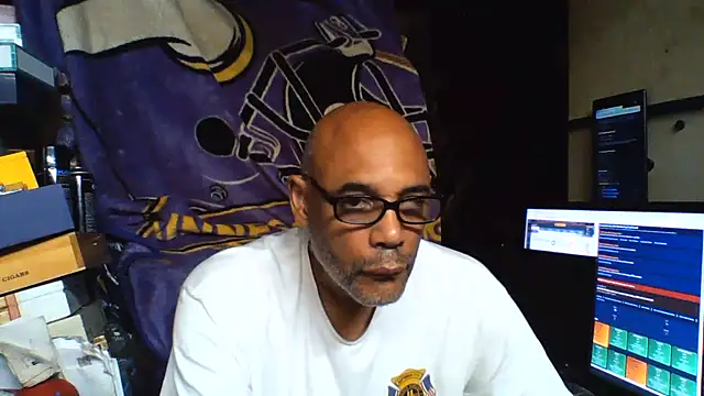 Chatroom XXX en direct de A_CIGAR_MAN