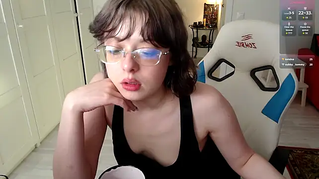 KatieMelone Chat XXX live