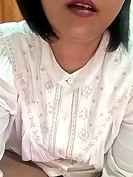 XXX chat uživo modela Queen_Kushi4