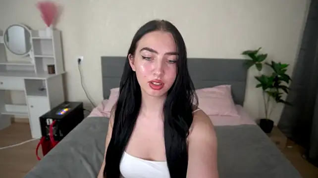 WildKittenX_'s Live XXX Chat